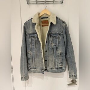 Levi’s men’s Sherpa jacket (S)